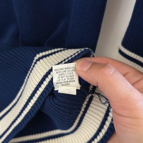 Converse blue and white collared sweater. Size M - Picture 7 of 7